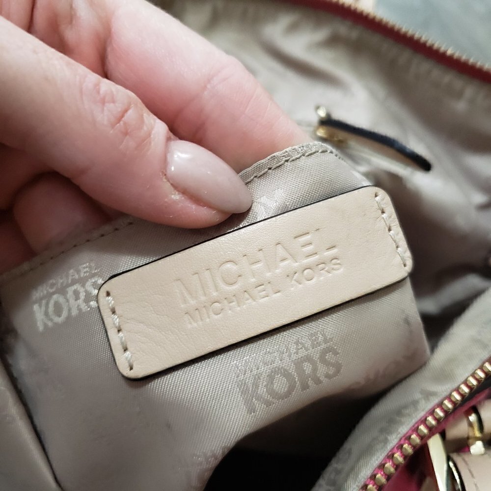 Michael Kors Pink Pebbled Leather Jet Set Tote - Picture 12 of 13